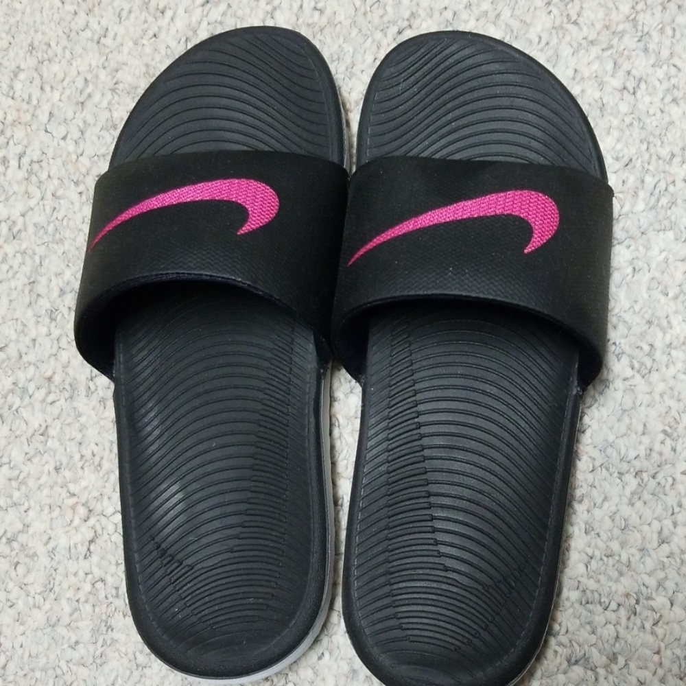 FINAL PRICE Nike size 7 slides